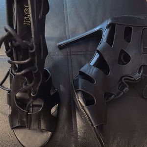 ~SALE~BLACK HEELS TIE UP NEW